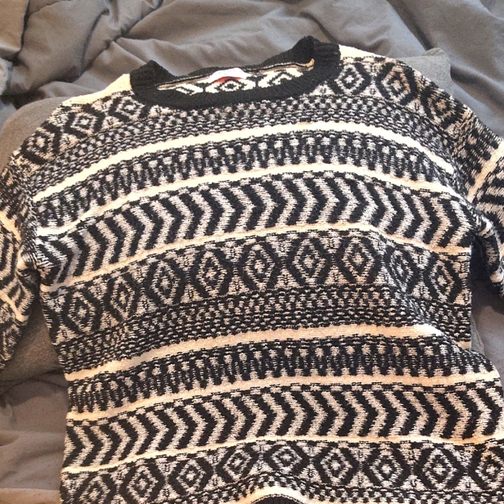 Black and White Patterned Men's Sweater